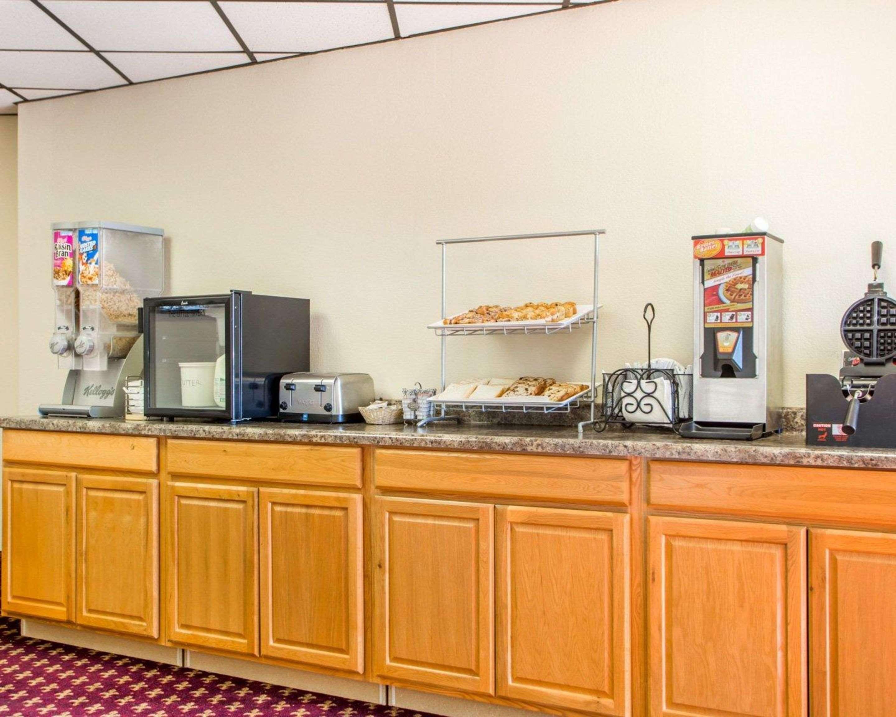 Econo Lodge Inn&Suites Stevens Point Exterior foto