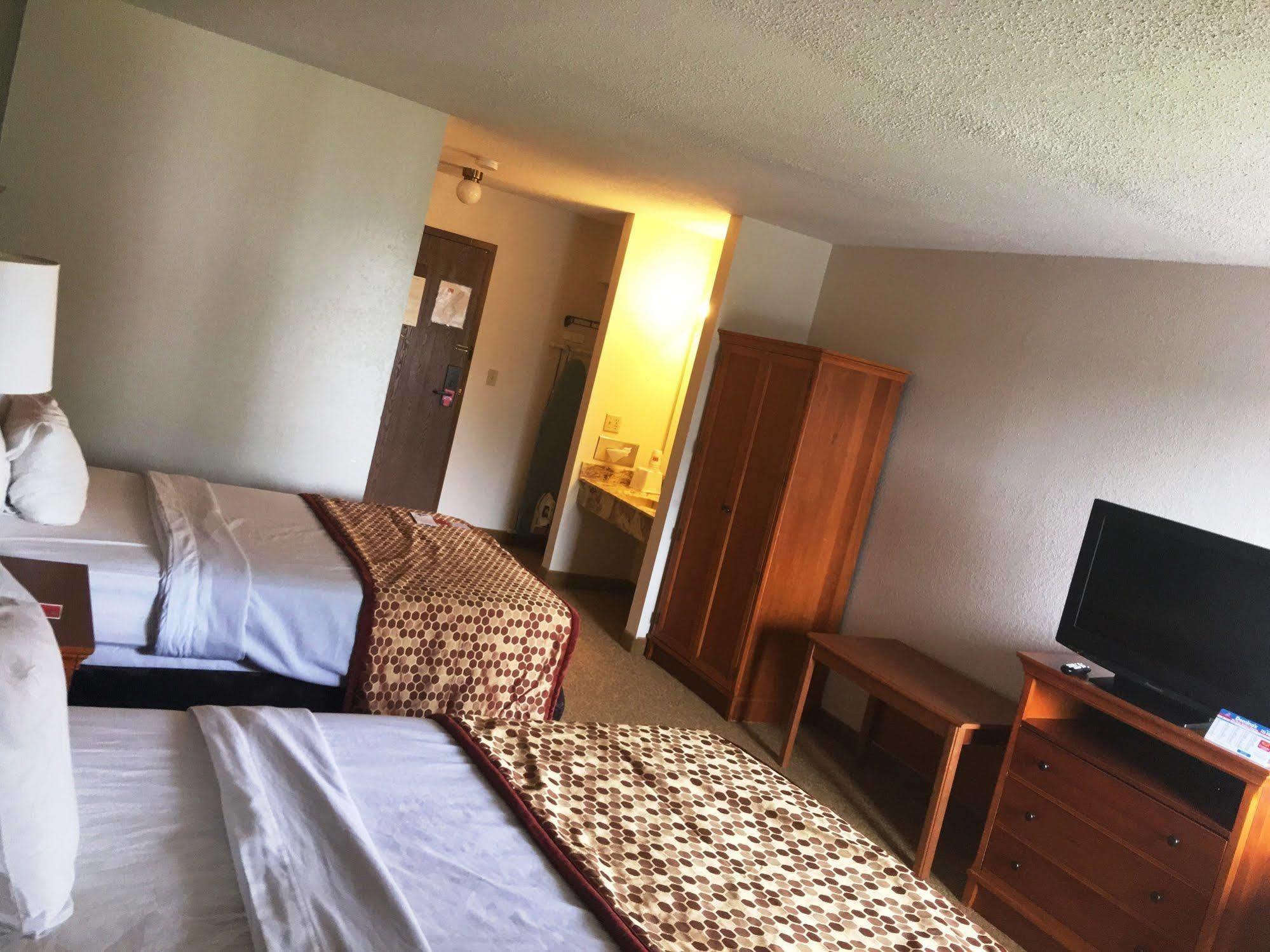 Econo Lodge Inn&Suites Stevens Point Exterior foto
